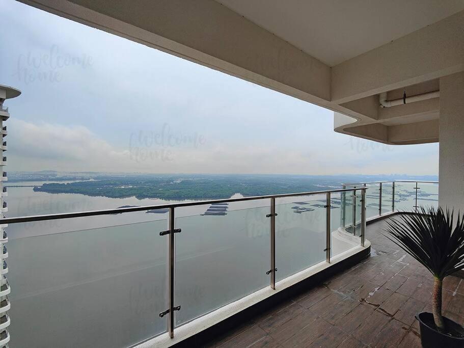 Bay Laurel, Country Garden Danga Bay Homestay By Welcome Home Johor Bahru Exterior photo