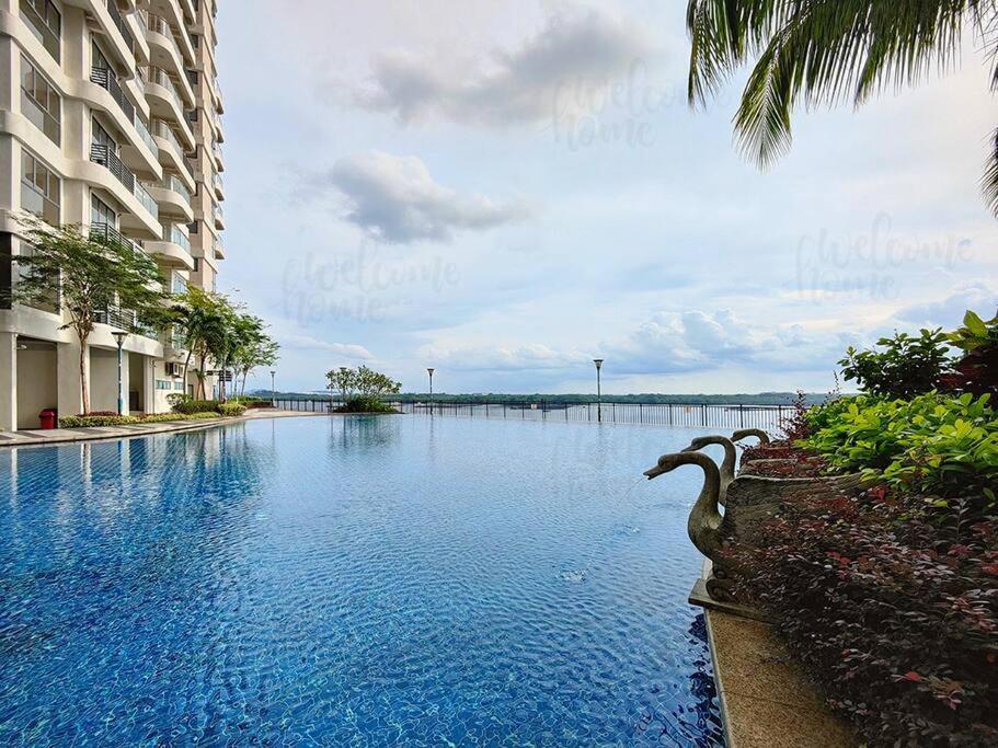 Bay Laurel, Country Garden Danga Bay Homestay By Welcome Home Johor Bahru Exterior photo